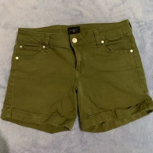 Celebrity pink olive shorts